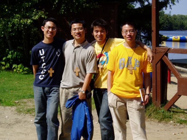 A picture with Marcus, Dennis, and who is this guy standing on my left side?...is that Felix from Brebeuf? Oh yes, let's go Brebeuf!!.