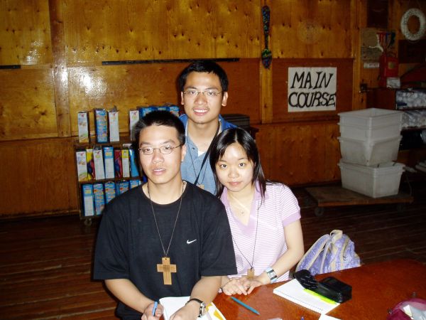 Picture with Dennis and CC Wan, the 'Hardworking Lifescience Freaks'.