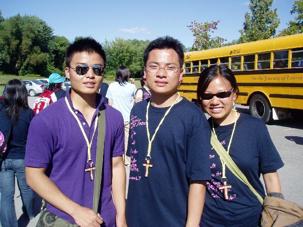 Oh! This is Anthony again but this time with his sunglasses, my sister is also wearing her sunglasses...I guess I'm a part of this gang!! Hey..we should go around and ask for 'protection fee'.